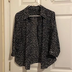 Amazing sheer feel. Size Large. NY&CO Navy Blue with White and Blue box print